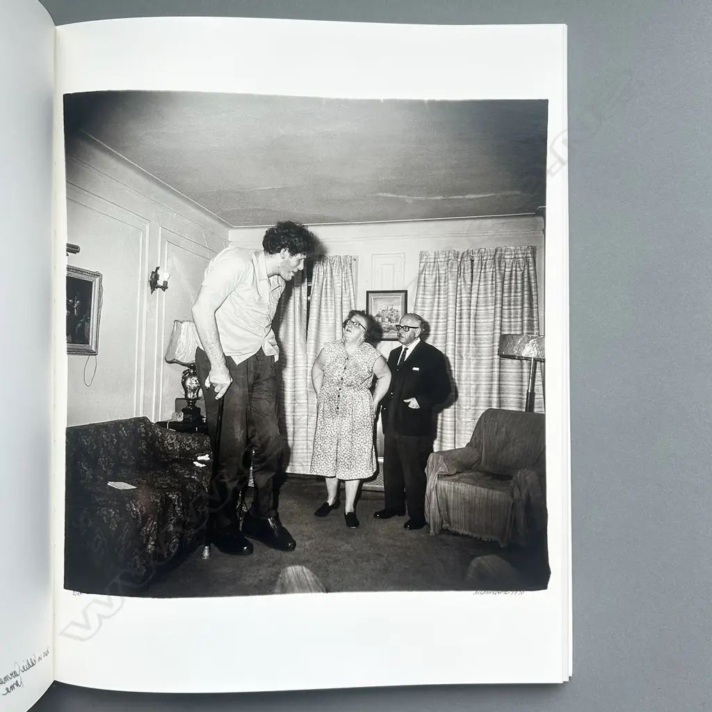 DIANE ARBUS: A BOX OF TEN PHOTOGRAPHS Image 1++